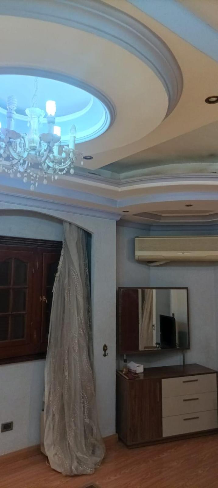 مفروشة على شارع الهرم الرئيسى Cairo