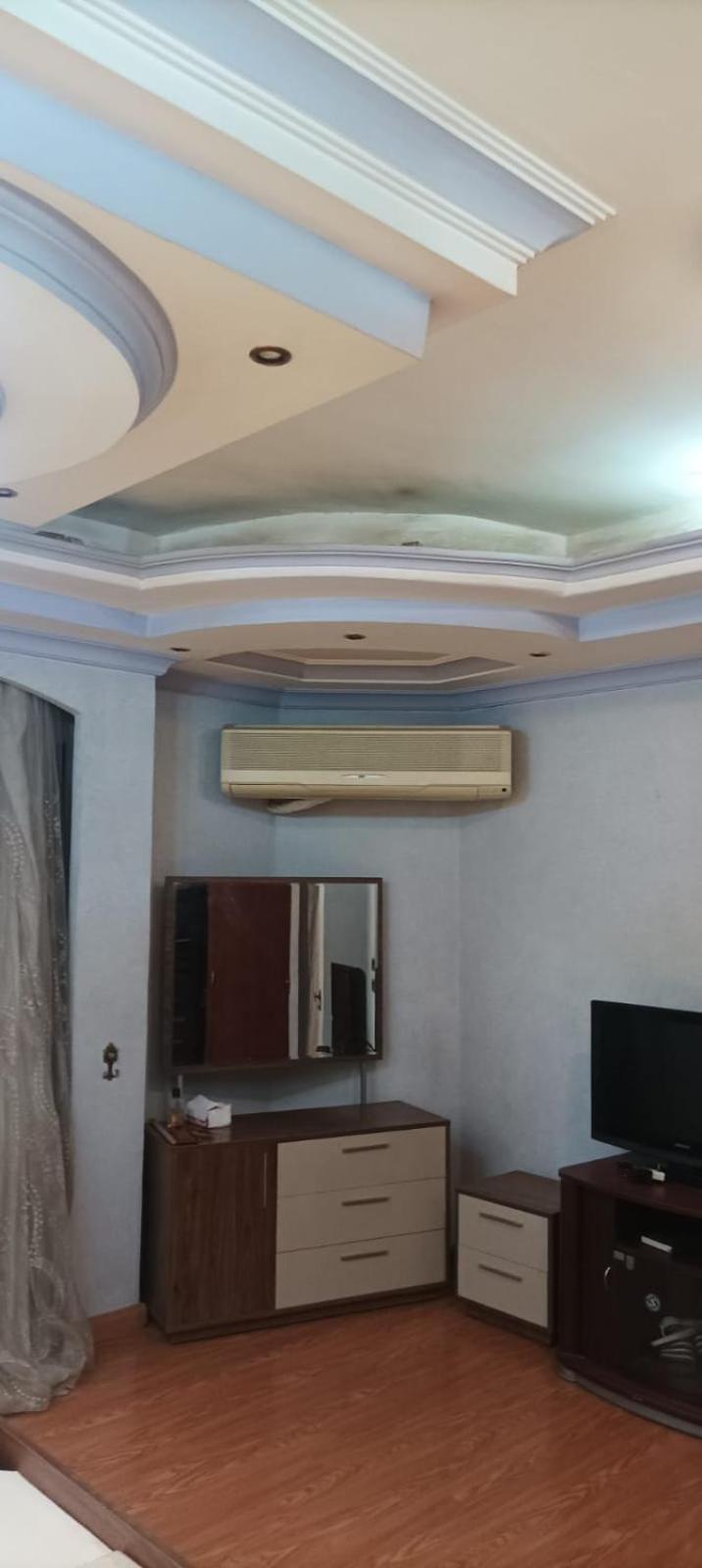 مفروشة على شارع الهرم الرئيسى Apartment *